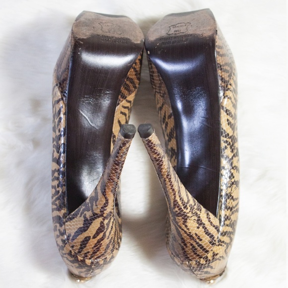 Stuart Weitzman Python Peep Toe Platform Pump - Picture 8 of 8